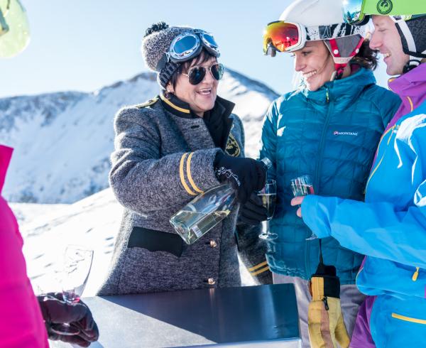 th-butlerservice-prosecco2-attisani th-butlerservice-prosecco2-attisani